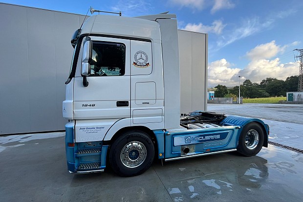 Se vende Mercedes Benz ACTROS 1848 ADR