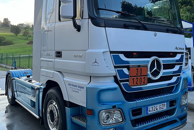 Se vende Mercedes Benz ACTROS 1848 ADR