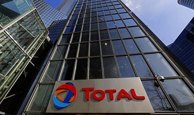 El presidente y consejero delegado de Total se sube el sueldo un 24,5% en 2016.