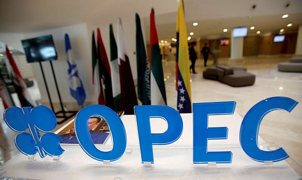 La producción de petróleo de la OPEP vuelve a subir en junio hasta un 1,2% alejándose del equilibrio