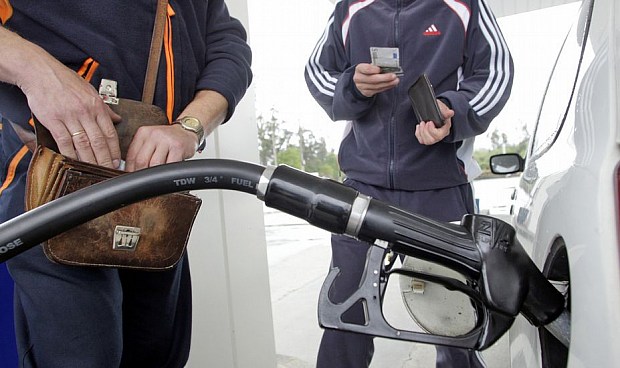 El consumo de combustibles de automoción crece un 1,5% en julio