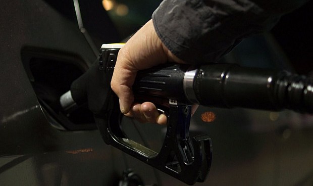 El INE confirma que el IPC bajó hasta el 1,6% en octubre por gasolinas y electricidad.