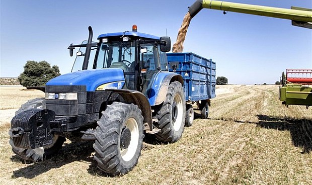 Castilla León: UPA-COAG critica que la subida de impuestos de hidrocarburos propuesta costará al sector casi 15 millones al año.
