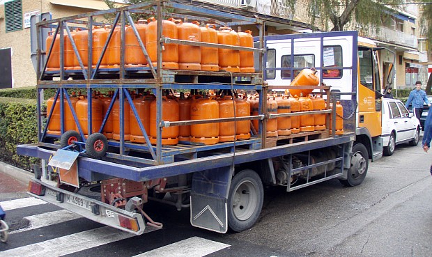 El precio de la bombona de butano vuelve a bajar casi un 5% a partir de este martes, hasta 13,27 euros.