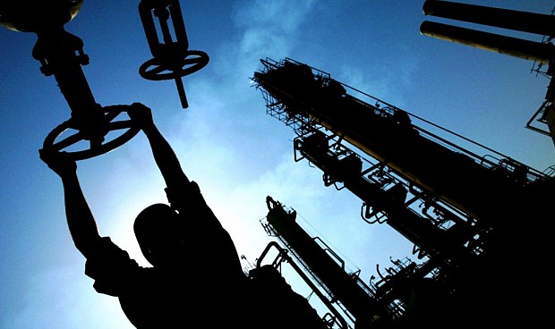 La AIE rebaja su previsión de crecimiento de la demanda de petróleo por los altos precios.