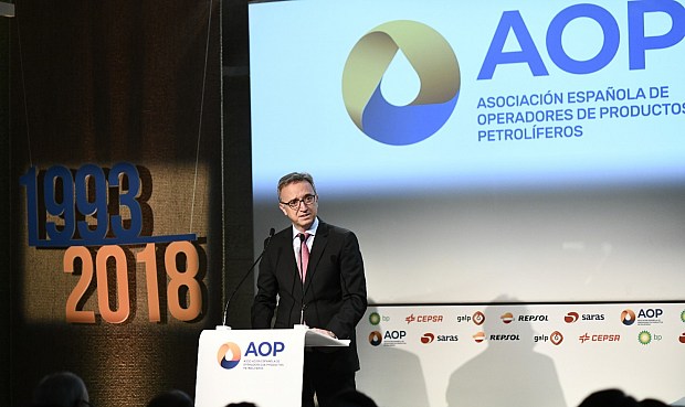 Petroleras creen que prohibir los vehículos no eléctricos