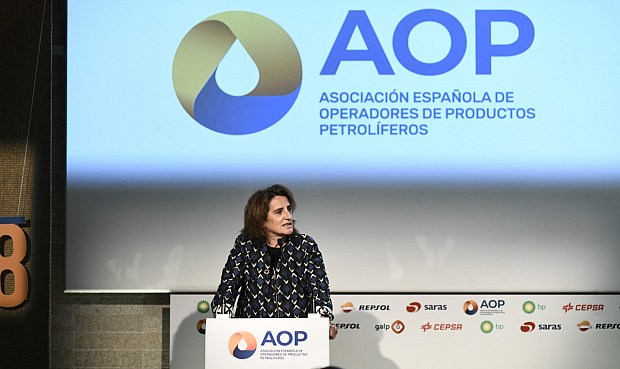 Ribera invita al sector petrolero a