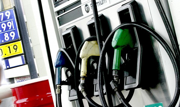 El consumo de combustibles de automoción sube un 2,8% en noviembre.