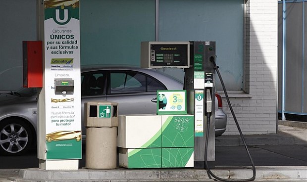 El precio del gasóleo mantiene la espiral bajista en el inicio de 2019 y se acerca a la cota del euro.