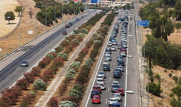 Faconauto advierte del peligro de prohibir la circulación de vehículos de combustión en Baleares.