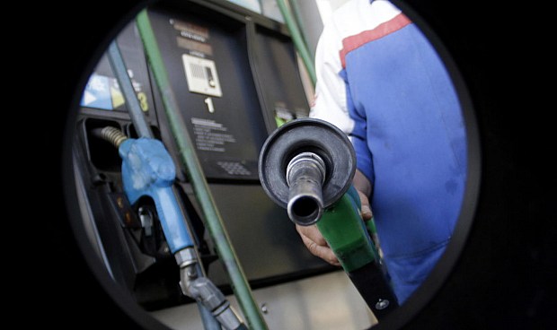 El IPC baja dos décimas en enero, hasta el 1%, por los carburantes y el gas combustible.