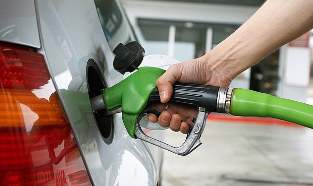 El 'tipo especial' único provoca una subida en los precios de venta de gasolina y gasóleo de 10 y 22 ctms