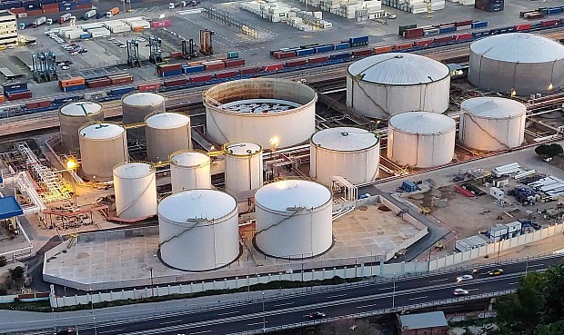 CLH invierte más de 10 millones en ampliar y mejorar su instalación de Barcelona.