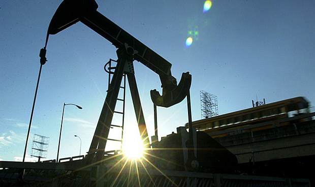 El barril de petróleo escala a máximos desde noviembre, por encima de 70 dólares.