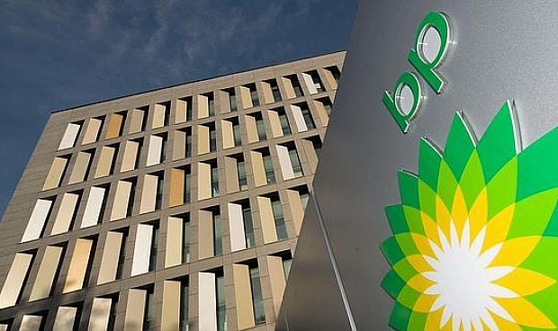 BP revisa un 12% al alza las reservas de petróleo de Arabia Saudí, hasta 297.700 millones de barriles.