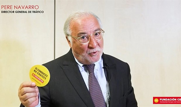 Navarro (DGT) dice que la 'smartphonedependencia' al volante representa un