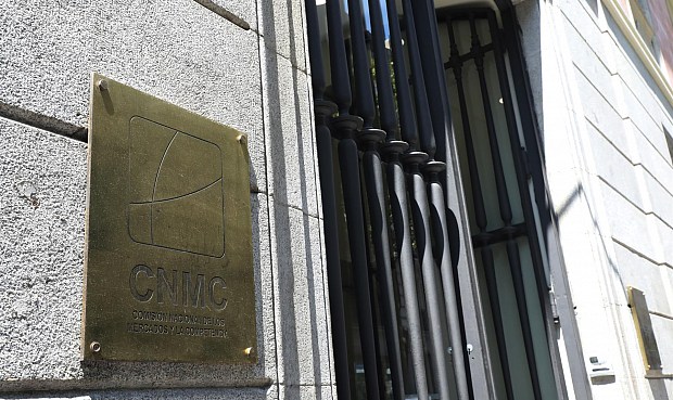 Industrias y petroleras piden a la CNMC un recorte adicional de 1.500 millones al sector gasista.