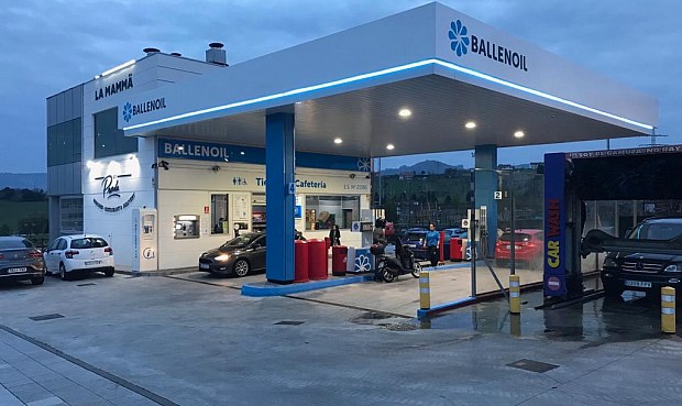Braulio Comesaña, gestor de gasolinera: “Con la ayuda de Ballenoil he duplicado las ventas en tan solo 20 días”.