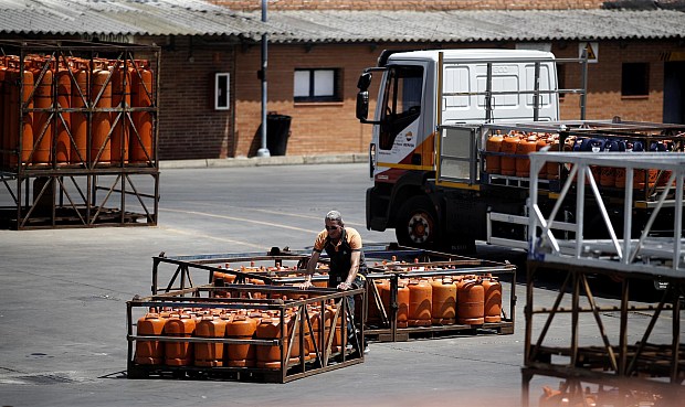 El precio medio de la bombona de butano bajará un 4,86% desde el próximo martes, hasta 12,15 euros.