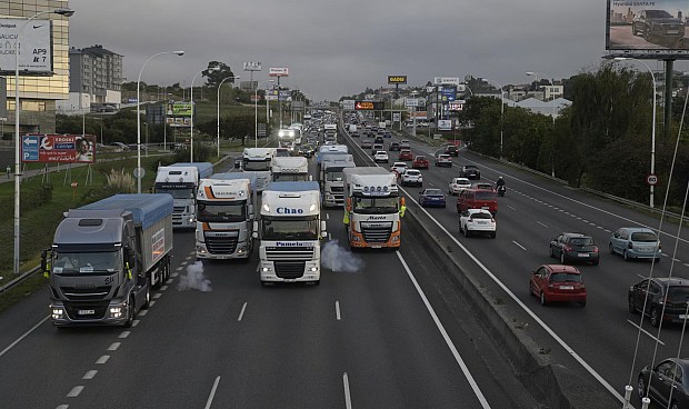 El Gobierno prepara a transportistas y operadores logísticos ante el Brexit.