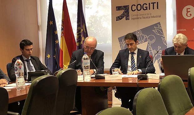 Uno de cada diez ingenieros cree que no vender vehículos de combustión desde 2040 destruirá la industria.