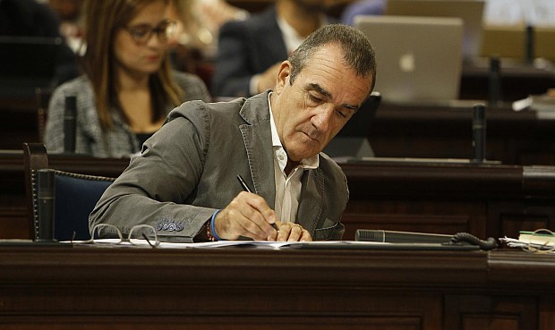 Baleares mantiene su intención de limitar el diésel en 2025 aunque acuerda una suspensión provisional.