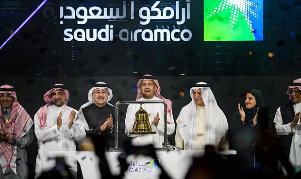 Aramco cae un 0,44% en Bolsa tras la respuesta de Irán a Estados Unidos.