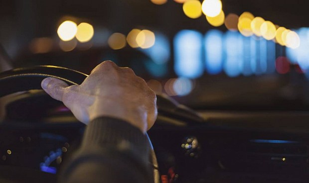 Las imprudencias de otros conductores, lo que más enfada a los españoles al volante.