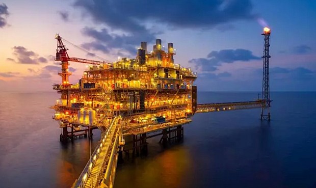 Los combustibles fósiles alcanzarán su punto máximo de demanda en 2030 frente al auge de las renovables.