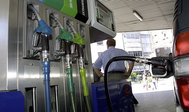 Fenadismer pide investigar a las petroleras porque no han trasladado la rebaja del crudo a las gasolinas.