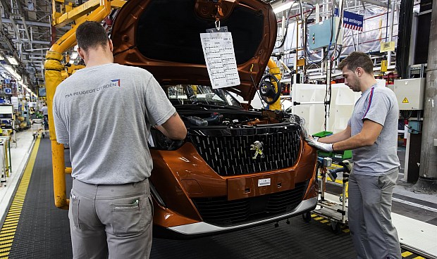 El sector del automóvil cree que las medidas del Gobierno mitigarán el efecto del coronavirus.