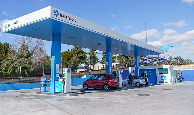 Ballenoil mantiene su plan de expansión pese al coronavirus y prevé elevar un 12% su plantilla.