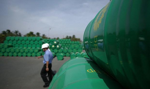 BP vende a Ineos su negocio petroquímico por 4.441 millones.