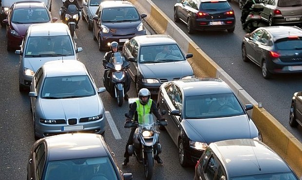 La 'Operación Salida' del verano arranca este viernes con incertidumbre y un amplio control en carretera.