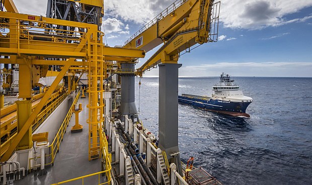 Repsol reduce su margen de refino un 14,3% en el segundo trimestre y recorta un 7,8% su producción.