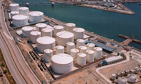 Euroenergo: La terminal logística cuenta en el Puerto de Tarragona con capacidad para 331.000 m3 y dispone de tres líneas de atraque para barcos.