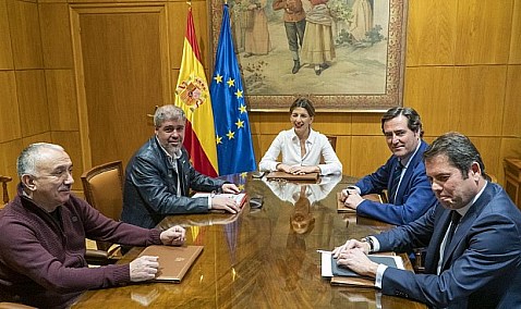 Gobierno y agentes sociales terminan sin acuerdo pero con avances la reunión para prorrogar los ERTE.