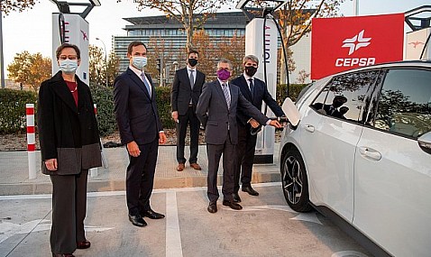Cepsa e Ionity impulsan la movilidad eléctrica con corredor de carga ultrarrápida entre Madrid y Barcelona.