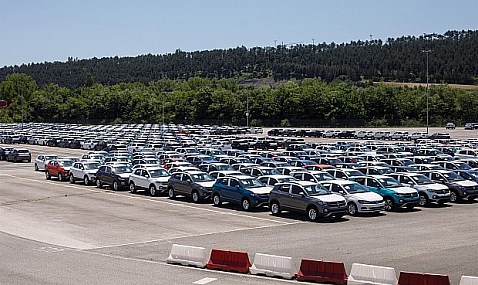 Alemania se mantiene como primer destino de los coches 'españoles' pese a caer un 25% hasta septiembre.