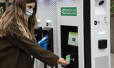 OCU lamenta que el nuevo Moves excluya de las ayudas a los vehículos eléctricos de segunda mano.