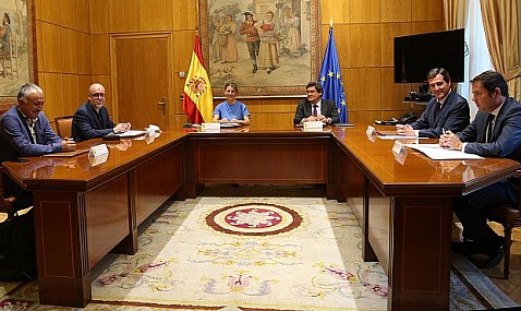 El Gobierno se reúne hoy con los agentes sociales para abordar la reforma del mercado laboral.