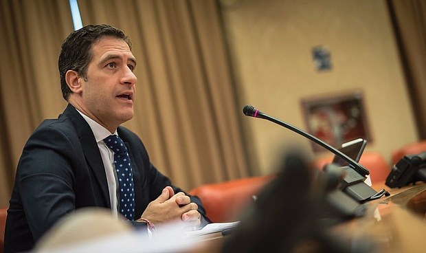 El PP señala que el Gobierno oculta deliberadamente subidas impositivas a los españoles, como peajes en las carreteras y un mayor coste del diésel.