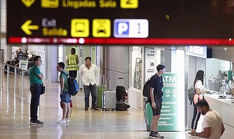 La descarbonización del sector de la aviación, un reto "complejo y global", según los expertos.