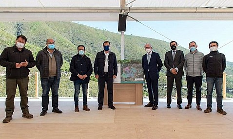 Vara valora el proyecto de reforestación que la Junta y la Fundación Repsol desarrollan en Las Hurdes.