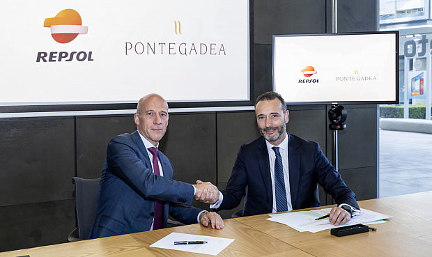 Esta inversi&oacute;n, en una instalaci&oacute;n plenamente operativa desde 2021 y con una capacidad total instalada de 126,7 MW, es la segunda operaci&oacute;n en renovables de esta sociedad de Amancio Ortega tras haber tomado, en noviembre pasado, una participaci&oacute;n similar en el parque e&oacute;lico Delta de la compa&ntilde;&iacute;a multienerg&eacute;tica.