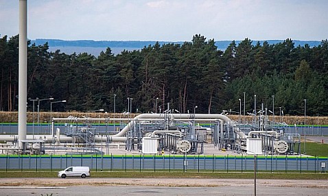 Bruselas dice que es pronto para determinar las causas de las fugas en los gasoductos Nord Stream 1 y 2.