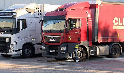 El plazo para que los transportistas pidan las ayudas directas de 450 millones de euros concluye hoy viernes.