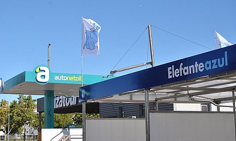 Autonetoil y Elefante Azul abren una nueva estación de servicio en Molins de Rei.