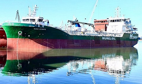 Cepsa opera en Algeciras el primer buque para suministro de combustible con tecnología híbrida de Europa.