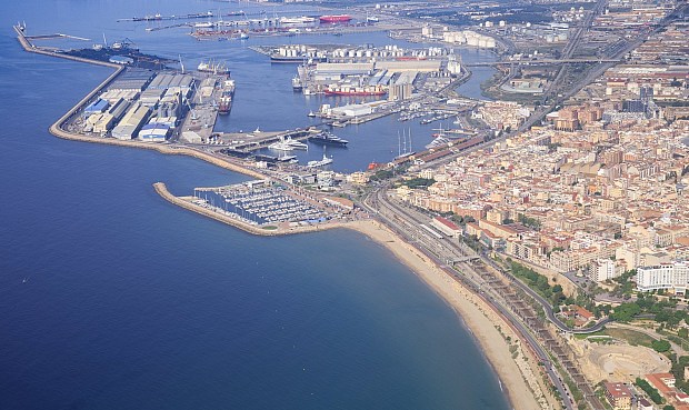 La medida se ha adoptado en el marco de la normativa europea que proh&iacute;be dar acceso a territorios de la UE a cualquier buque registrado bajo pabell&oacute;n de Rusia despu&eacute;s del 16 de abril de 2022 y tambi&eacute;n a los buques con bandera rusa que hayan cambiado a otra bandera despu&eacute;s del 24 de febrero de 2022.